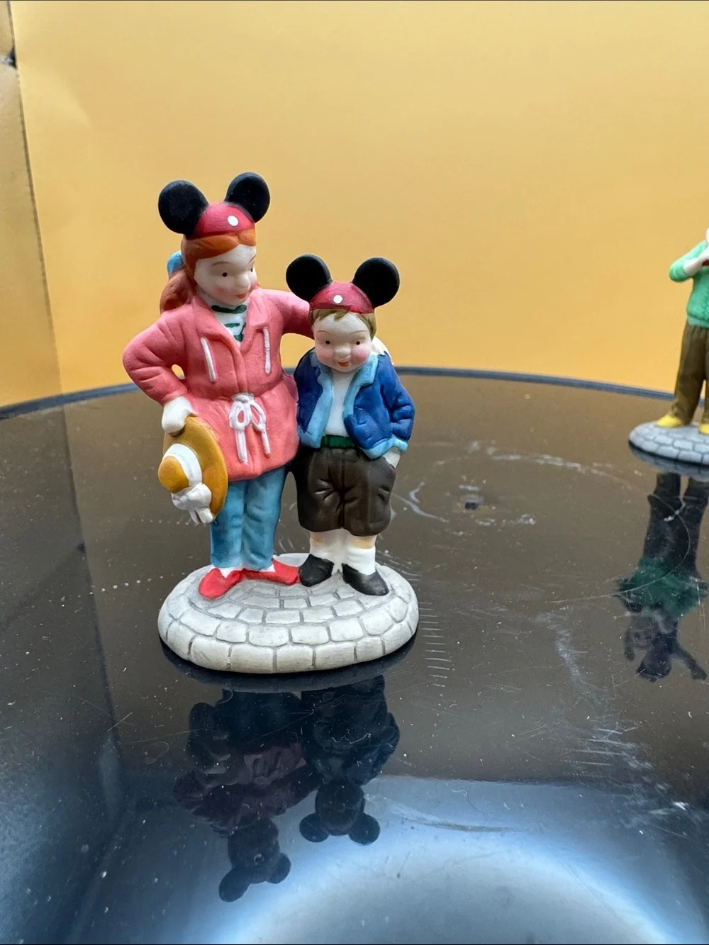 Department 56/Disney Parks Village Series Disney Park Family-Mint In Box - Picture 4 of 10